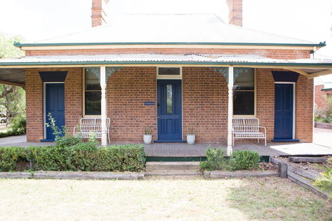 The Little Cooking School And Accommodation - Whitsundays Accommodation 0