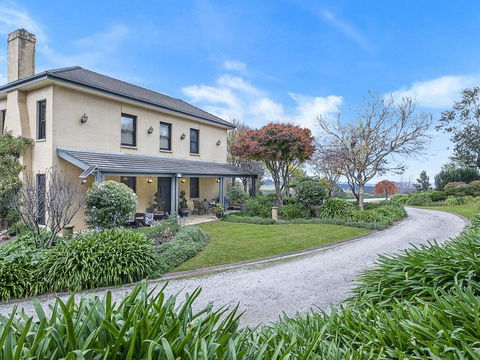 The Lodge @ Linden Hall - Whitsundays Accommodation 1