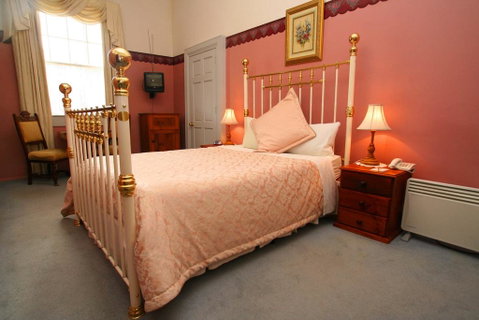 The Lodge On Elizabeth Boutique Hotel - Whitsundays Accommodation 3