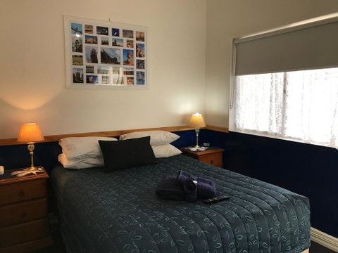 The Lodge Outback Motel - Whitsundays Accommodation 1