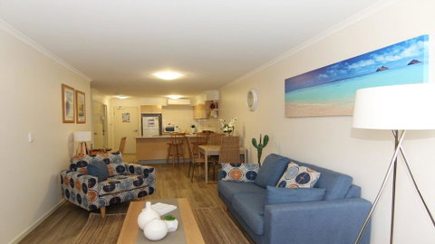 The Marina 408 - CBD Location - Whitsundays Accommodation 2