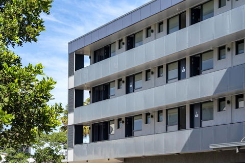 The Mid Pacific - Whitsundays Accommodation 1