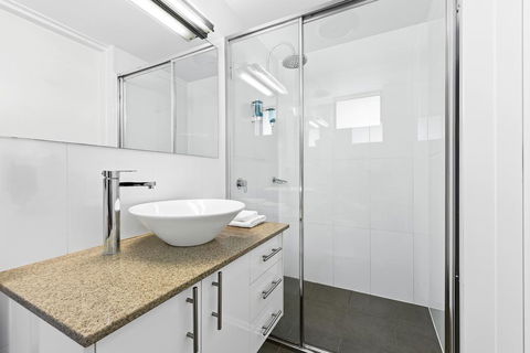 The Mid Pacific - Whitsundays Accommodation 3
