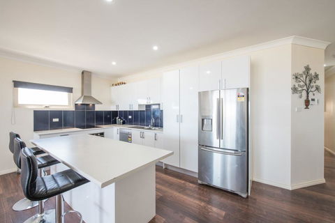 The Oasis - 6 Turnberry Drive, Links Lady Bay - Whitsundays Accommodation 3