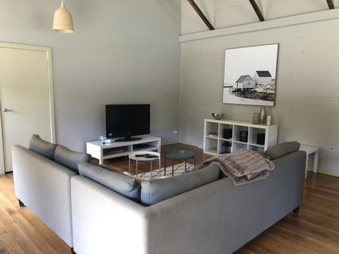 The Old Coolstore - Braeburn Apt - Whitsundays Accommodation 1