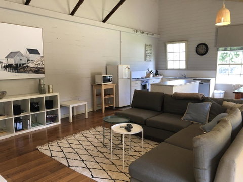 The Old Coolstore - Braeburn Apt - Whitsundays Accommodation 2