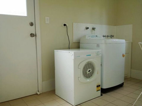 THE PALM FARM - PET FRIENDLY - WEEKLY ONLY - Whitsundays Accommodation 1