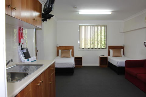 The Pioneer Way Motel - Whitsundays Accommodation 3