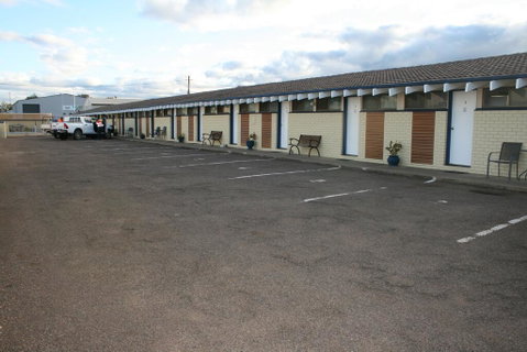 The Plains Motor Inn - Whitsundays Accommodation 1
