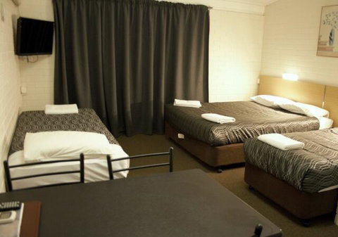 The Plains Motor Inn - Whitsundays Accommodation 2
