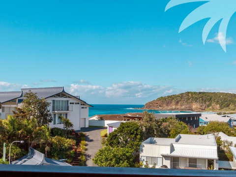 The Pole House - Whitsundays Accommodation 0