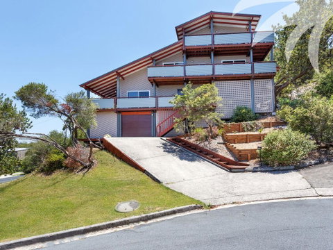 The Pole House - Whitsundays Accommodation 1