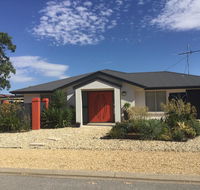 The Red Door - Whitsundays Accommodation