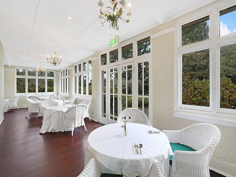 The Robertson Hotel - Whitsundays Accommodation 2