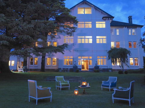The Robertson Hotel - Whitsundays Accommodation 0