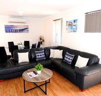 The Royal Dolphin Holiday Home - Whitsundays Accommodation