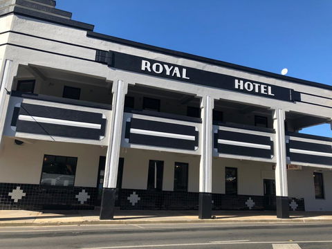 The Royal Hotel, Drouin - Whitsundays Accommodation 1