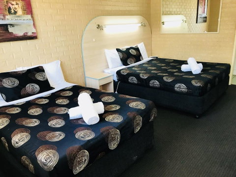 The Shamrock Hotel - Whitsundays Accommodation 1