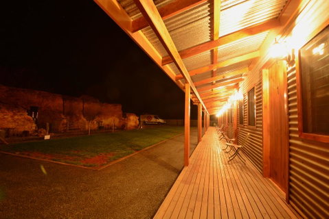The Silverton Hotel - Whitsundays Accommodation 1