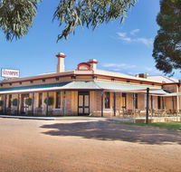 The Standpipe Golf Motor Inn - Whitsundays Accommodation
