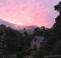 The Stone Cottage with tennis court - Whitsundays Accommodation