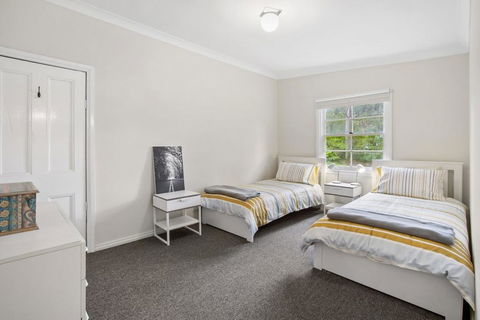 THE TEACHERS COTTAGE - Whitsundays Accommodation 2