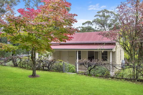 THE TEACHERS COTTAGE - Whitsundays Accommodation 3
