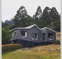 The Tin Dragon - Whitsundays Accommodation