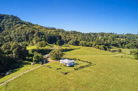 The Vale - Whitsundays Accommodation 3