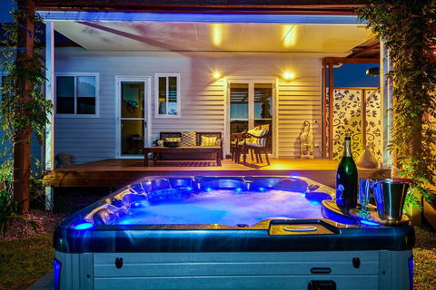 The Vale - Whitsundays Accommodation 1