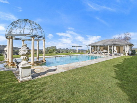 The Villa @ Linden Hall Highlands Luxury - Whitsundays Accommodation 3