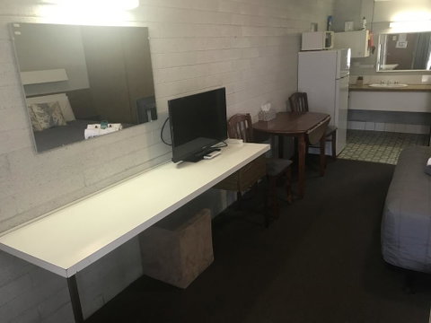 Thomas Lodge Motel - Whitsundays Accommodation 2