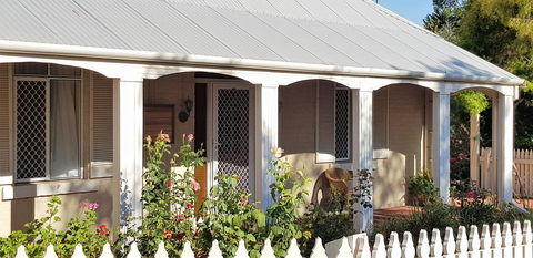 Tillbrook Cottage - Whitsundays Accommodation 0
