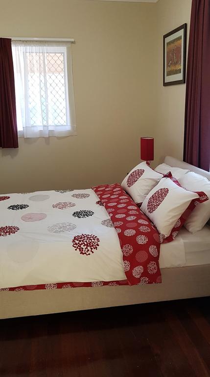 Tillbrook Cottage - Whitsundays Accommodation 3