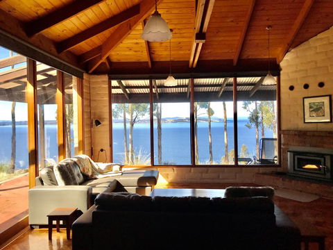 Tinderbox Cliff House - Whitsundays Accommodation 1
