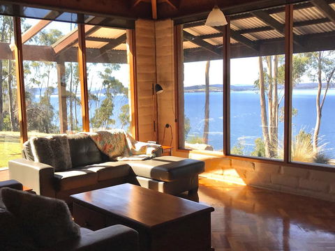 Tinderbox Cliff House - Whitsundays Accommodation 2