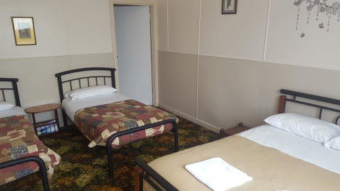 Tingle All Over Budget Accommodation - Whitsundays Accommodation 2