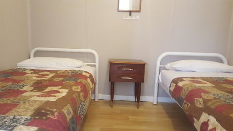 Tingle All Over Budget Accommodation - Whitsundays Accommodation 3