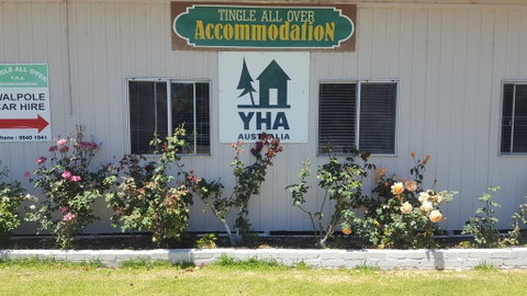 Tingle All Over Budget Accommodation - Whitsundays Accommodation 0