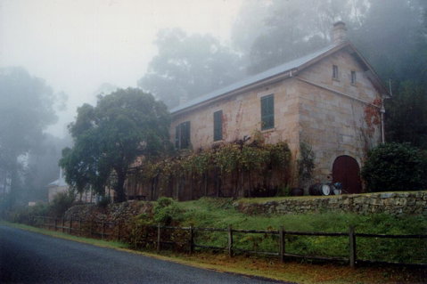 Tizzana Winery Bed And Breakfast - Whitsundays Accommodation 0