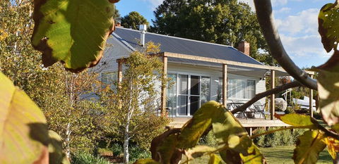 Toms Cottage - Wilgowrah -A Country Escape - Whitsundays Accommodation 0