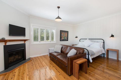 Toms Cottage - Wilgowrah -A Country Escape - Whitsundays Accommodation 1