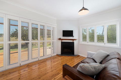 Toms Cottage - Wilgowrah -A Country Escape - Whitsundays Accommodation 2