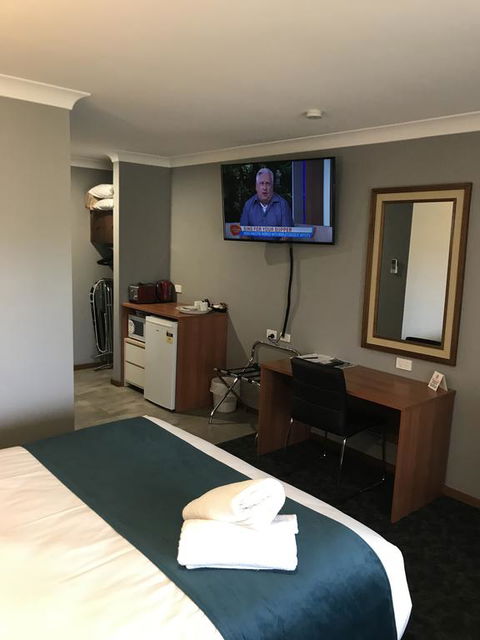 Town & Country Motor Inn - Whitsundays Accommodation 1