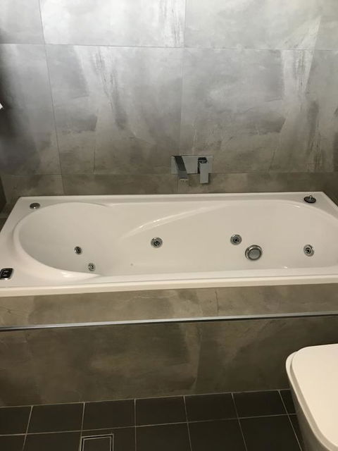 Town & Country Motor Inn - Whitsundays Accommodation 3