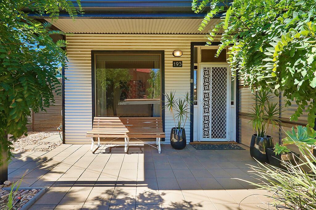 Fowlers Gap NSW Whitsundays Accommodation