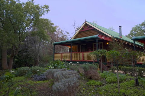 Trawool Cottages And Farmstay - Whitsundays Accommodation 2