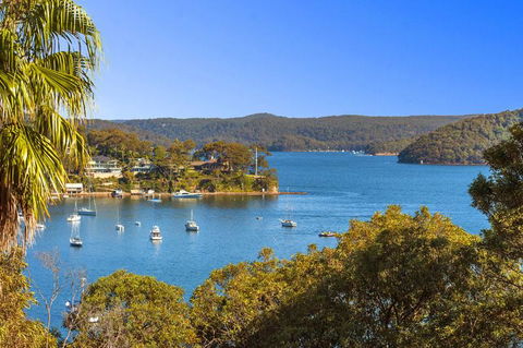 Treehouse Palm Beach - Whitsundays Accommodation 0