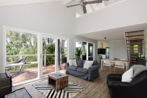 Treetops - Newly Renovated, In The Village! - Whitsundays Accommodation 3