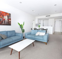 Trendy Self Contained Inner City Apartment - Whitsundays Accommodation